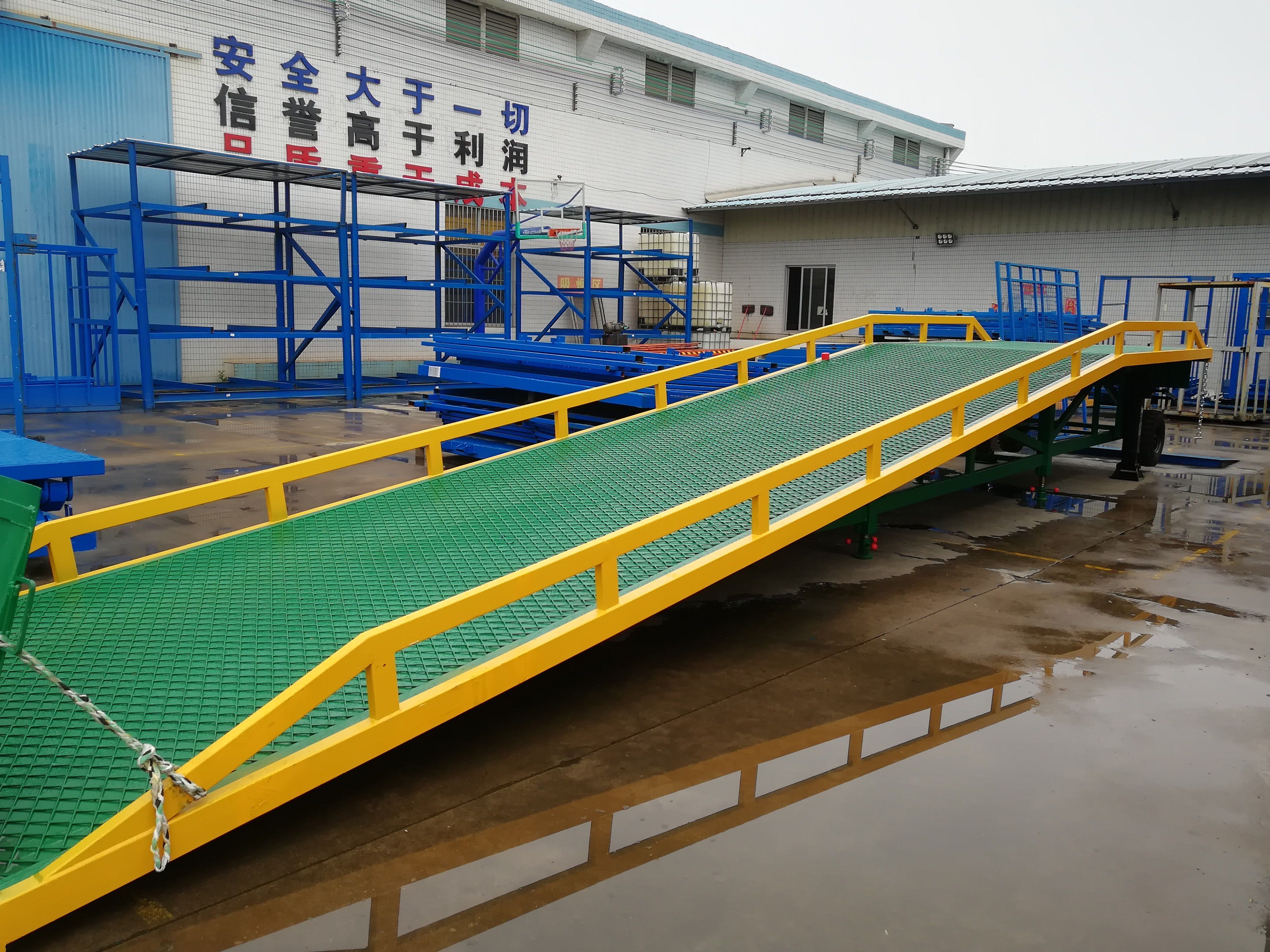 古冶叉车登车桥